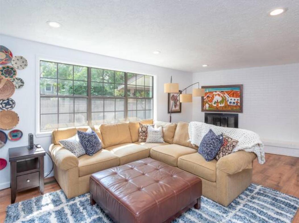 Experience Nirvana With Artwork Collections From Around The Globe Located In Lakewood Neighborhood In Se Boise Next To A Park, Minutes From Bown Crossing And The Boise River, 10 Minutes To Downtown, 4 Beds, Sleeps 8, Pets Welcome In Large Fenced In Y Exterior photo